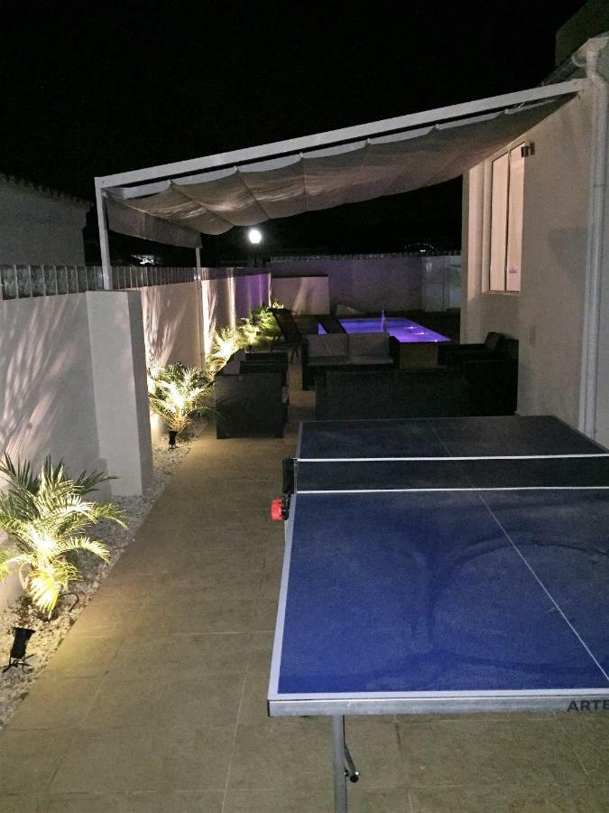 Campoamor Villa & Private Pool, Garden & Roof Terraces Distant Sea Views 오리후엘라 외부 사진
